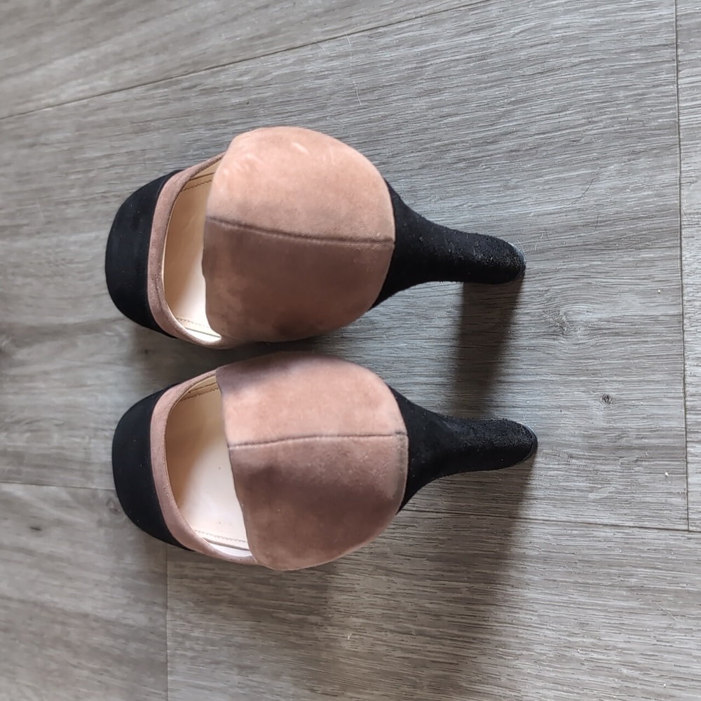 Prada Women's Black and Tan Heels - Picture 3 of 5